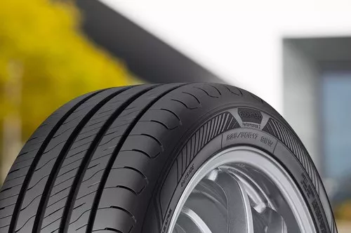 Goodyear Efficient Grip Performance 2 Vorschaubild 8688x5771