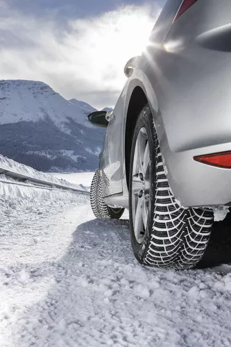 GoodYear UltraGrip 9+ Vorschaubild 3744x5616