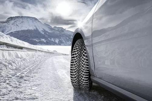 GoodYear UltraGrip 9+ Vorschaubild 5616x3744