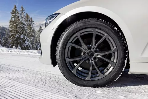 GoodYear UltraGrip Performance 3 Vorschaubild 1920x1280