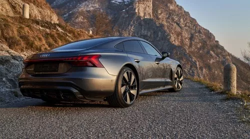 Hankook ION Evo Vorschaubild 1920x1066