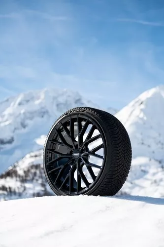 Pirelli P Zero Winter 2 Vorschaubild 2555x3840