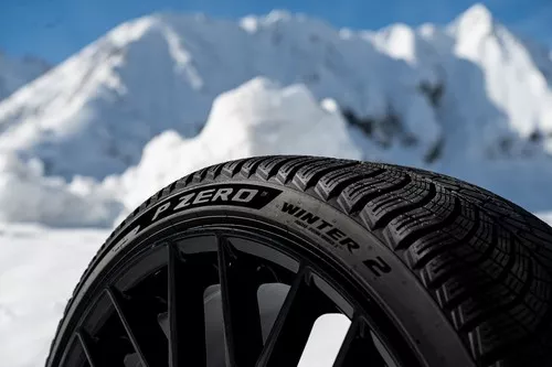 Pirelli P Zero Winter 2 Vorschaubild 3840x2555