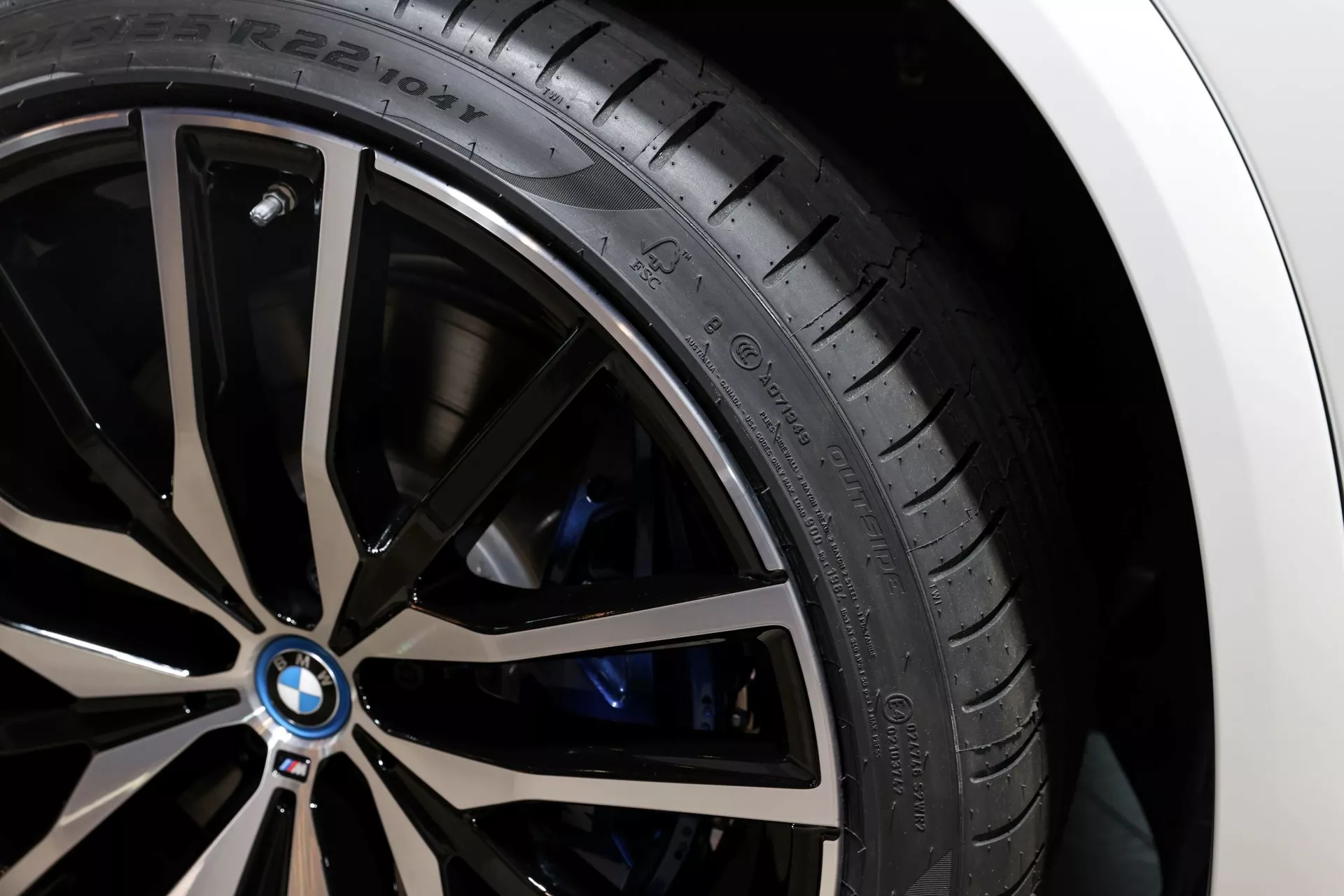 Pirelli P ZERO Bild
