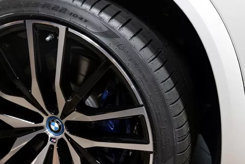 Pirelli P ZERO Vorschaubild 2448x1633